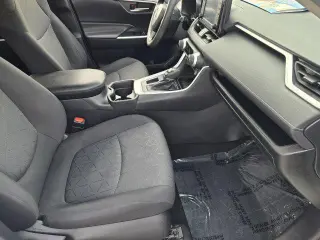 Toyota RAV4 2021 XLE 4p SUV