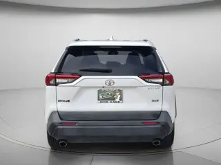 Toyota RAV4 2021 XLE 4p SUV