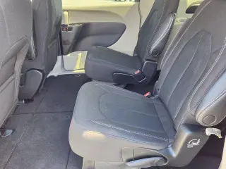 Chrysler Voyager 2023 LX 4dr Mini-Van