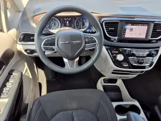Chrysler Voyager 2023 LX 4dr Mini-Van