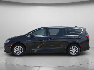 Chrysler Voyager 2023 LX 4dr Mini-Van