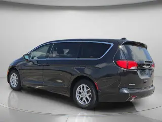 Chrysler Voyager 2023 LX 4dr Mini-Van