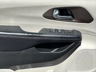 Chrysler Pacifica 2017 Touring-L 4dr Mini-Van