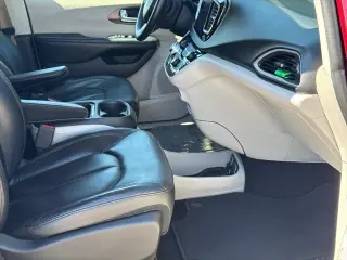 Chrysler Pacifica 2017 Touring-L 4dr Mini-Van