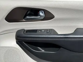 Chrysler Pacifica 2017 Touring-L 4dr Mini-Van