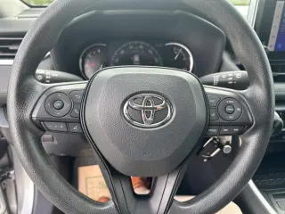 Toyota RAV4 2024 AWD LE 4dr SUV