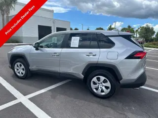 Toyota RAV4 2024 AWD LE 4dr SUV