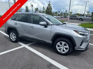 Toyota RAV4 2024 AWD LE 4dr SUV