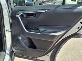 Toyota RAV4 2021 AWD LE 4dr SUV