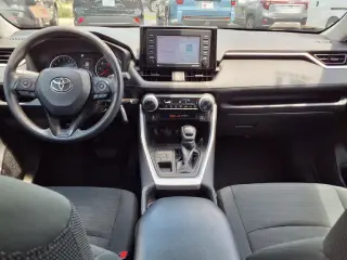Toyota RAV4 2021 AWD LE 4dr SUV
