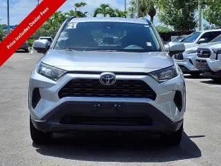 Toyota RAV4 2021 AWD LE 4dr SUV