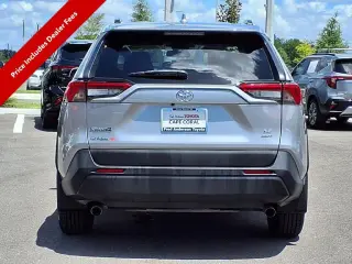 Toyota RAV4 2021 AWD LE 4dr SUV