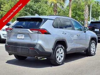 Toyota RAV4 2021 AWD LE 4dr SUV