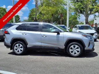 Toyota RAV4 2021 AWD LE 4dr SUV