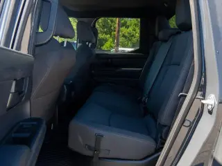 Toyota Tacoma 2024 4x4 SR 4p Doble Cabina Doble 5.0 ft SB 8A