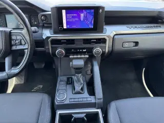 Toyota Tacoma 2024 4x2 SR5 4p Puerta Doble Cab 5.0 ft CB