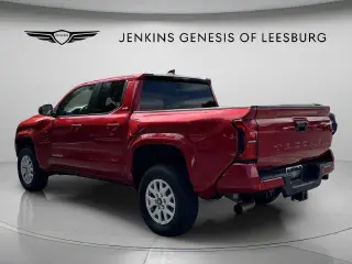 Toyota Tacoma 2024 4x2 SR5 4p Puerta Doble Cab 5.0 ft CB