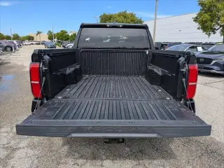 Toyota Tacoma 2024 4x4 SR5 4dr Cab doble 5.0 ft SB