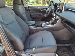 Toyota RAV4 2024 XLE 4dr SUV