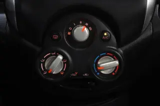 Nissan Versa Note 2014 SV 4p Hatchback