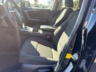 Toyota RAV4 2020 AWD LE 4dr SUV