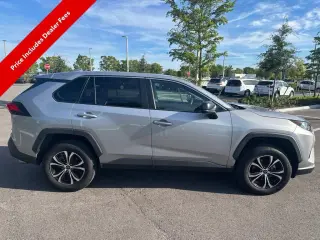 Toyota RAV4 2022 LE 4dr SUV