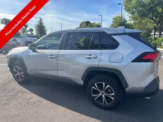 Toyota RAV4 2022 LE 4dr SUV