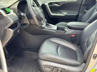 Toyota RAV4 2022 XLE Premium 4dr SUV