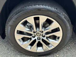 Toyota RAV4 2022 XLE Premium 4dr SUV