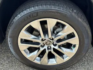 Toyota RAV4 2022 XLE Premium 4dr SUV