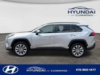 Toyota RAV4 2022 XLE Premium 4dr SUV