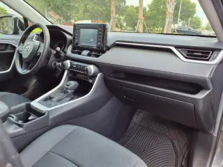 Toyota RAV4 2021 AWD LE 4dr SUV