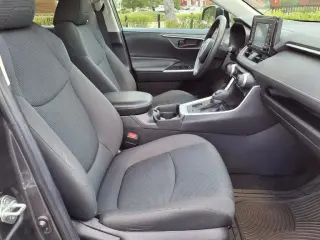 Toyota RAV4 2021 AWD LE 4dr SUV