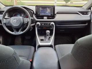 Toyota RAV4 2021 AWD LE 4dr SUV