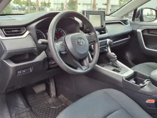 Toyota RAV4 2021 AWD LE 4dr SUV