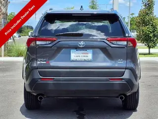 Toyota RAV4 2021 AWD LE 4dr SUV