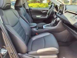 Toyota RAV4 2023 XLE Premium 4dr SUV