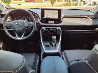 Toyota RAV4 2023 XLE Premium 4dr SUV