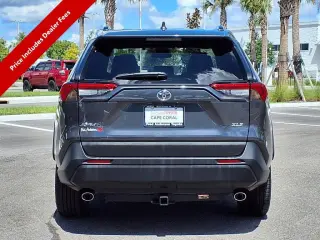 Toyota RAV4 2023 XLE Premium 4dr SUV