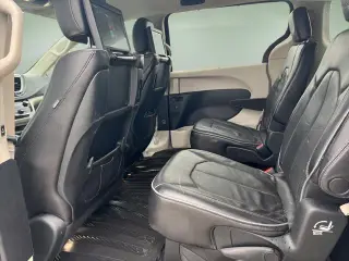 Chrysler Pacifica 2017 Limited 4dr Mini-Van