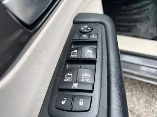 Chrysler Pacifica 2017 Limited 4dr Mini-Van