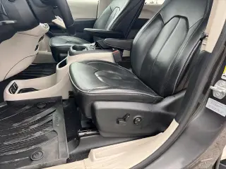 Chrysler Pacifica 2017 Limited 4dr Mini-Van