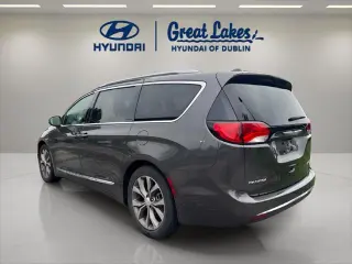 Chrysler Pacifica 2017 Limited 4dr Mini-Van
