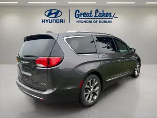 Chrysler Pacifica 2017 Limited 4dr Mini-Van