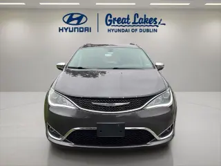 Chrysler Pacifica 2017 Limited 4dr Mini-Van