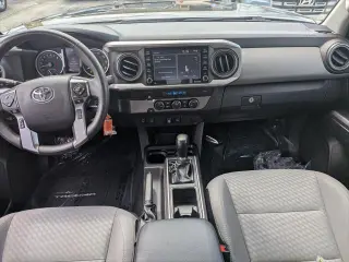 Toyota Tacoma 2022 4x2 SR5 V6 4p Doble Cab 5.0 ft CB