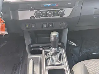 Toyota Tacoma 2022 4x2 SR5 V6 4p Doble Cab 5.0 ft CB