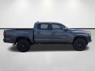 Toyota Tacoma 2022 4x2 SR5 V6 4p Doble Cab 5.0 ft CB