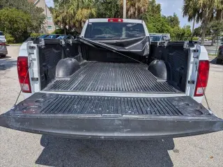 Ram 1500 Clásico 2022 4x2 Tradesman 2p Puerta Regular Cab 8 ft. LB Pickup