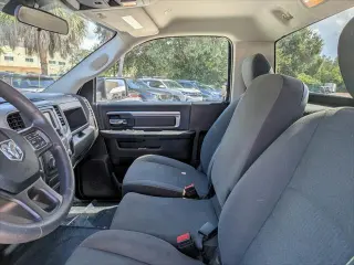 Ram 1500 Clásico 2022 4x2 Tradesman 2p Puerta Regular Cab 8 ft. LB Pickup